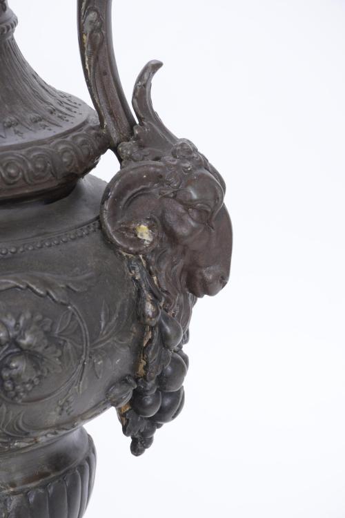 BRONZE GOBLET, 20TH CENTURY.