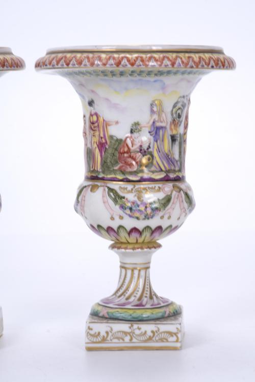 PAIR OF CAPODIMONTE PORCELAIN GOBLETS, MID 20TH CENTURY.