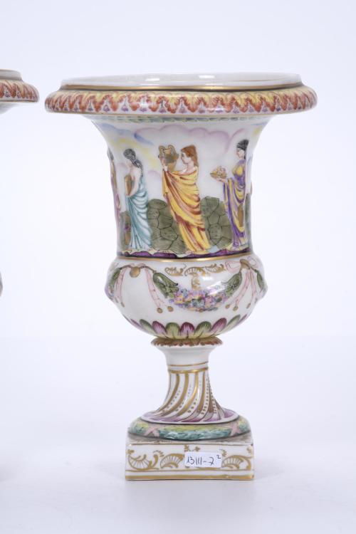 PAIR OF CAPODIMONTE PORCELAIN GOBLETS, MID 20TH CENTURY.