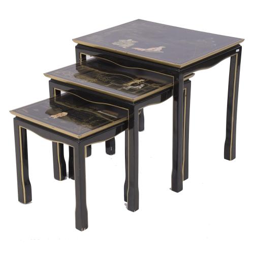 SET OF THREE ORIENTAL-LIKE NESTING TABLES, 20TH CENTURY. 