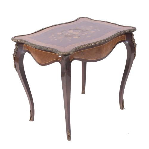 FRENCH LOUIS XV STYLE COFFEE TABLE, 20TH CENTURY. 