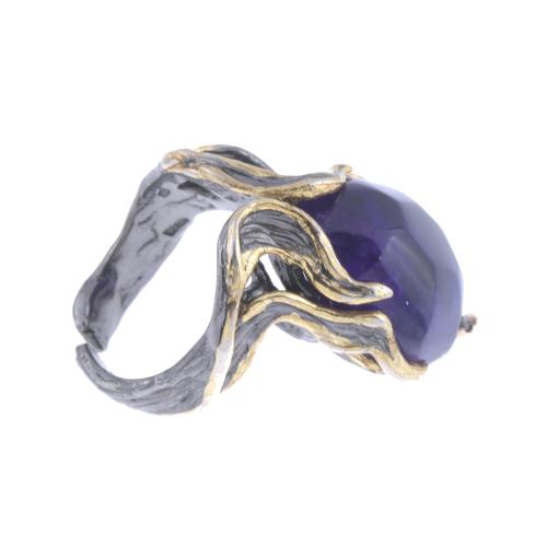 RING WITH LARGE AMETHYST