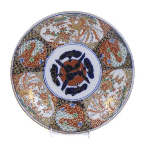 231-JAPANESE IMARI DISH, LATE 19TH CENTURY.