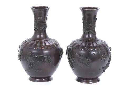 PAIR OF JAPANESE VASES, MEIJI PERIOD, LATE 19TH - EARLY 20T