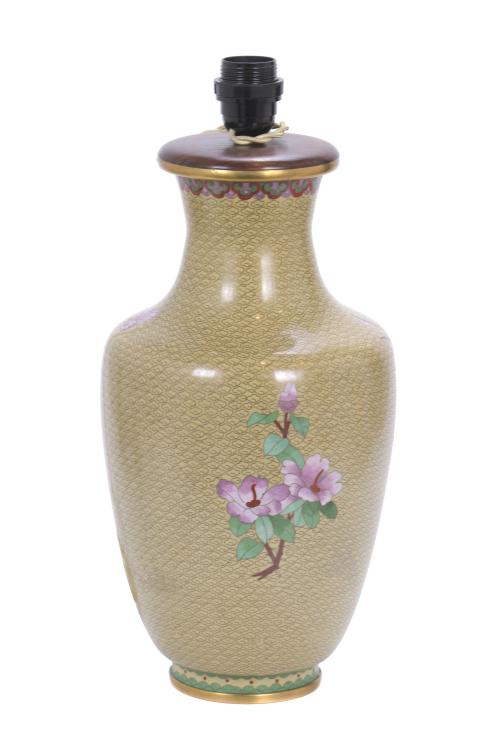 CHINESE CLOISONNÉ VASE, 20TH CENTURY. 