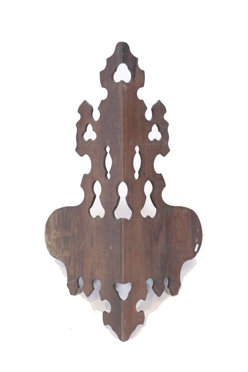 TYROLEAN STYLE CORNER SHELF, 20TH CENTURY. 