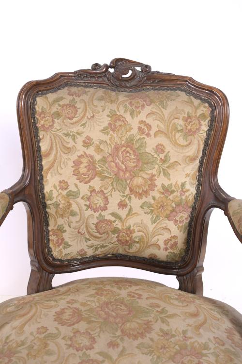 PAIR OF LOUIS XV STYLE ARMCHAIRS, 20TH CENTURY. 