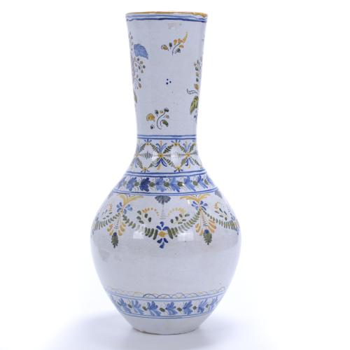 TALAVERA CERAMIC VASE, 20TH CENTURY. 