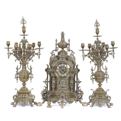 450-ORNAMENTAL SET, EARLY 20TH CENTURY. 