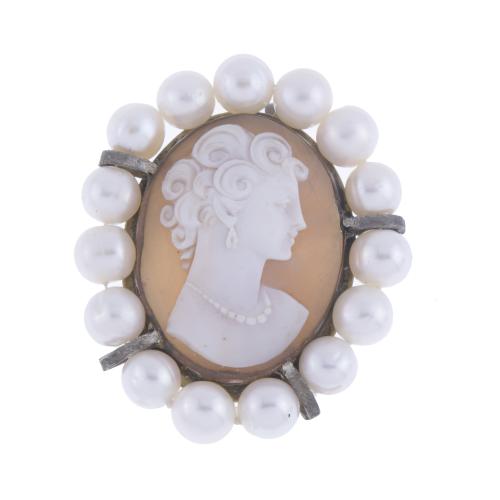 278-BROOCH OR PENDANT WITH CAMEO AND PEARLS