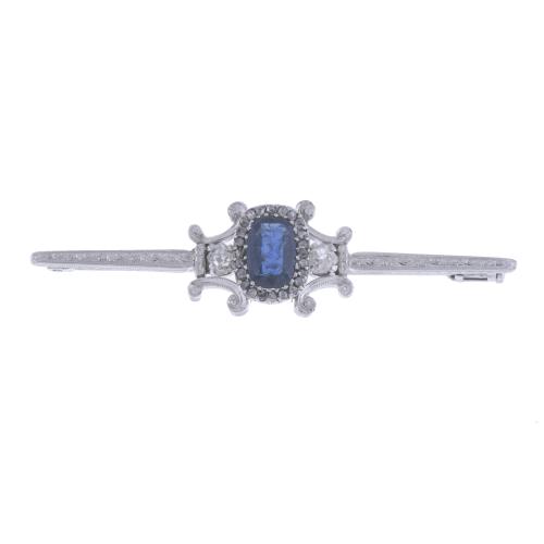 268-GOLD TIE CLIP WITH SAPPHIRE AND DIAMONDS