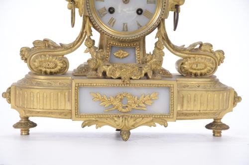 RELOJ DE SOBREMESA ESTILO NAPOLEÓN III, SIGLO XX. 