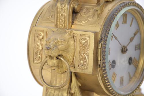 RELOJ DE SOBREMESA ESTILO NAPOLEÓN III, SIGLO XX. 