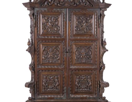 CORNER CUPBOARD, AFTER ITALIAN RENAISSANCE MODELS, 20TH CEN