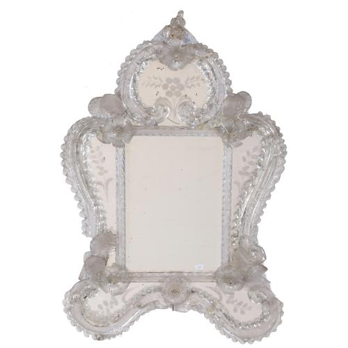 VENETIAN WALL MIRROR IN MURANO GLASS, EARLY 20TH CENTURY. 