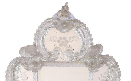 VENETIAN WALL MIRROR IN MURANO GLASS, EARLY 20TH CENTURY. 