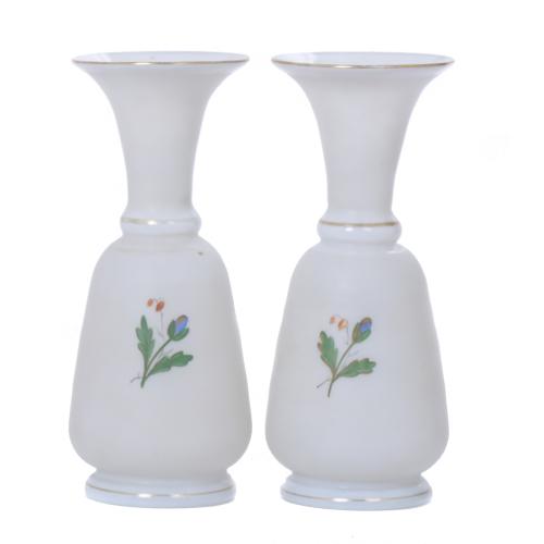 PAIR OF SMALL OPALINE VASES, 20TH CENTURY. 