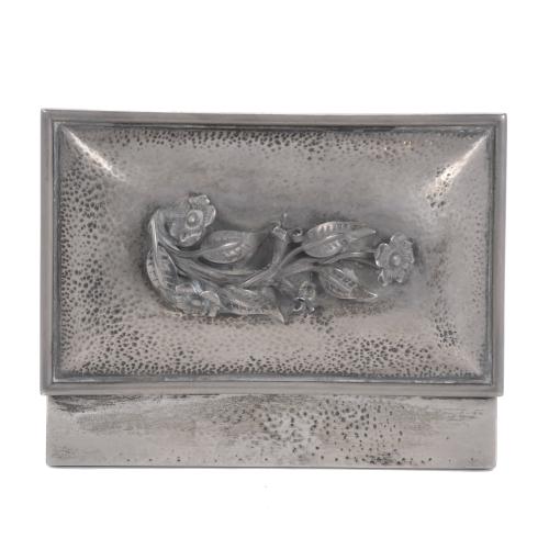 SILVER TOBACCO BOX, 20TH CENTURY. 