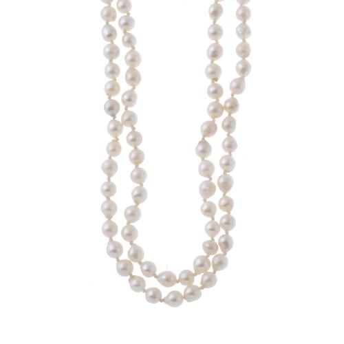 THREE PEARLS NECKLACES