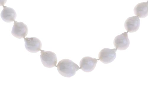 BAROQUE PEARLS NECKLACE