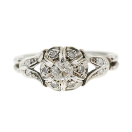 58-DIAMONDS RING, MID 20TH CENTURY.