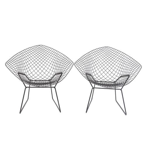 413-HARRY BERTOIA (1915-1978) PAREJA DE SILLONES MODELO "DIAMOND", DISEÑO DE 1952, MED. SIGLO XX. 