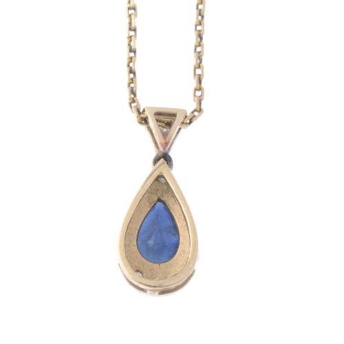 PENDANT WITH SAPPHIRE AND DIAMONDS.