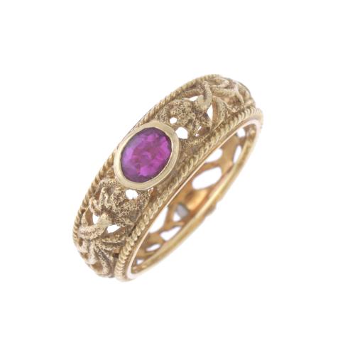 88-RING WITH FILIGREE AND GARNET.