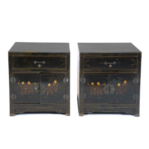 PAIR OF CHINESE COFFEE TABLES, 20TH CENTURY. 