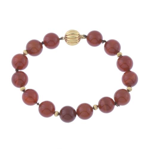 AGATE BEADS AND GOLD BRACELET.