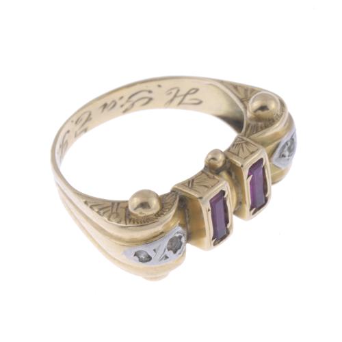 ANILLO CHEVALIER CON RUBÍES Y DIAMANTES