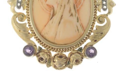 FUSET AND GRAU. PENDANT MEDAL WITH IMAGE OF MADONNA.