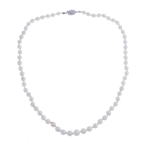 131-SINGLE-STRAND GRADIENT PEARLS NECKLACE