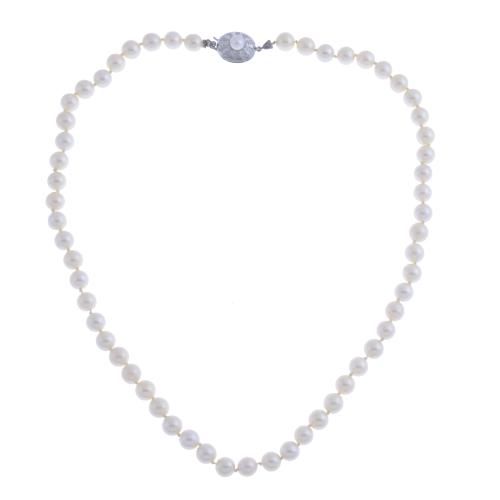 132-SINGLE-STRAND PEARLS NECKLACE