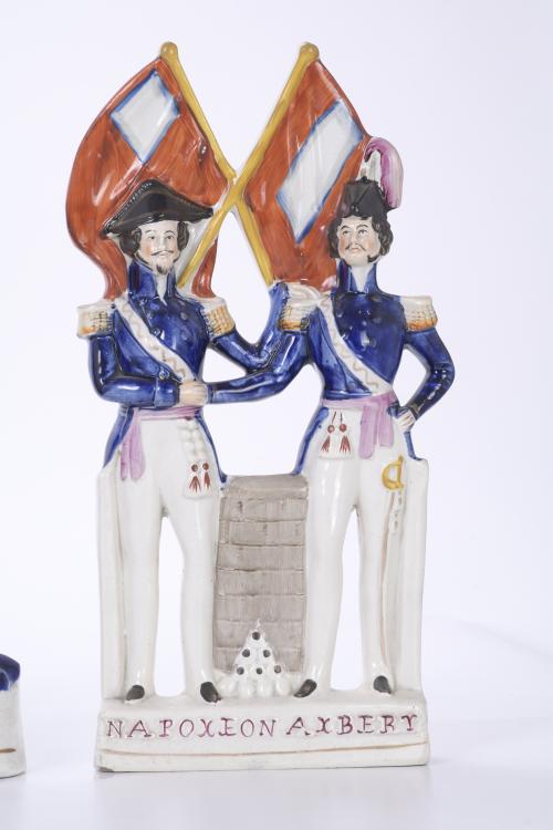 LOTE DE CINCO FIGURAS EN LOZA INGLESA STAFFORDSHIRE, SEGUND