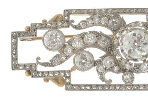 ART DÉCO BROOCH WITH DIAMONDS