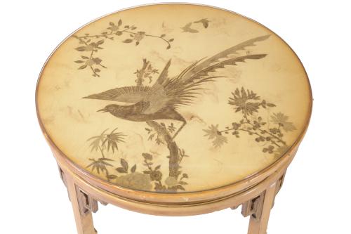 ORIENTAL-LIKE STYLE CIRCULAR COFFEE TABLE, CIRCA 1960.