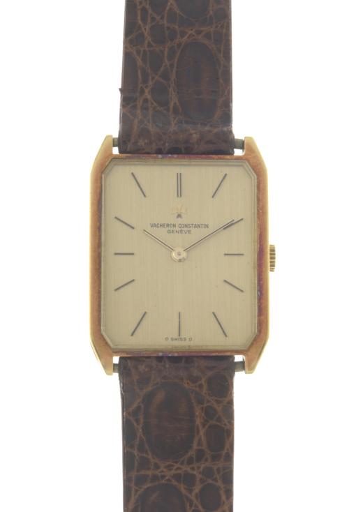 VACHERON CONSTANTIN, GOLD WRISTWATCH.