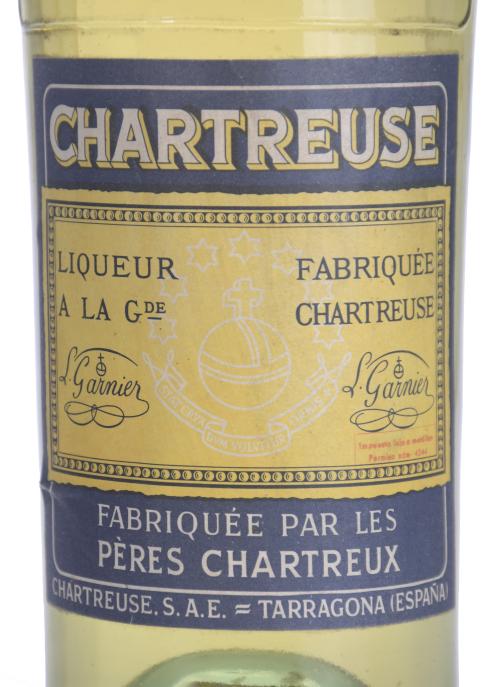 CHARTREUSE. YELLOW LIQUOR BOTTLE, 1959 - 1965.