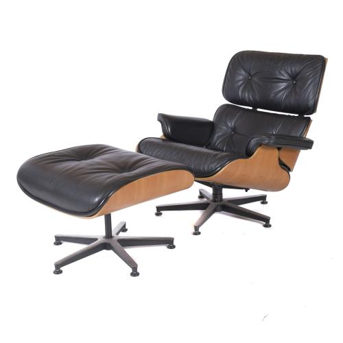 SIGUIENDO MODELOS DE CHARLES EAMES (1907 - 1978) & RAY EAMES (1912 - 1988). PARA COFEMO. SILLÓN CON OTOMANA.