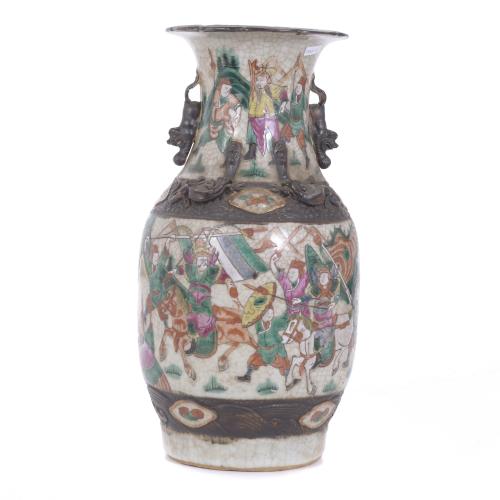 CHINESE NANJING PORCELAIN VASE, MID 20TH CENTURY.