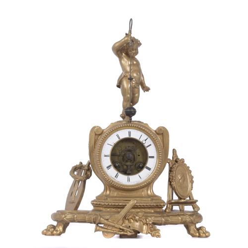 RELOJ DE SOBREMESA LOUIS PHILIPPE CON ALEGORÍA A LAS ARTES, CIRCA 1840.