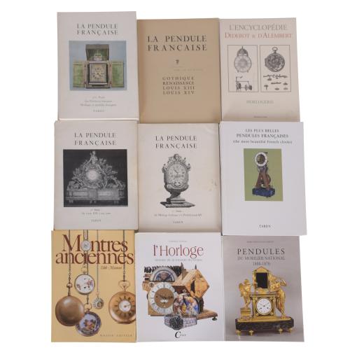 COLECCIÓN DE DIECISIETE LIBROS SOBRE RELOJES.