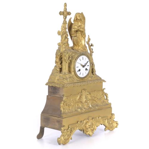 RELOJ DE SOBREMESA LOUIS PHILIPPE, CON ALEGORÍA RELIGIOSA, 