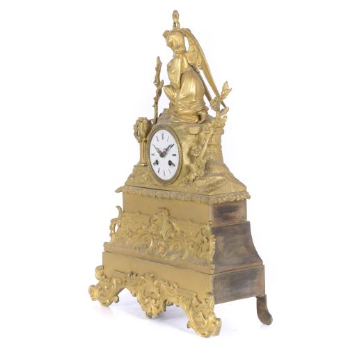 RELOJ DE SOBREMESA LOUIS PHILIPPE, CON ALEGORÍA RELIGIOSA, 