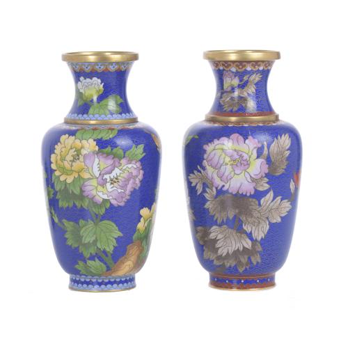 PAIR OF CHINESE VASES, 20TH CENTURY.