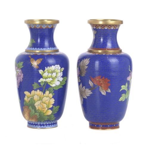 PAIR OF CHINESE VASES, 20TH CENTURY.