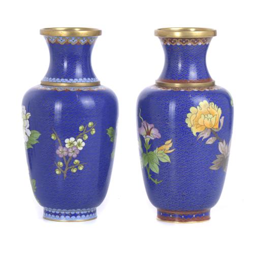 PAIR OF CHINESE VASES, 20TH CENTURY.