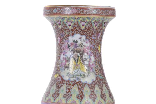 CHINESE ROSE FAMILY VASE, CIRCA 1950.