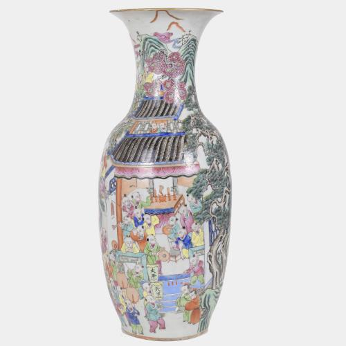 CHINESE ROSE FAMILY VASE, EARLY 20TH CENTURY.